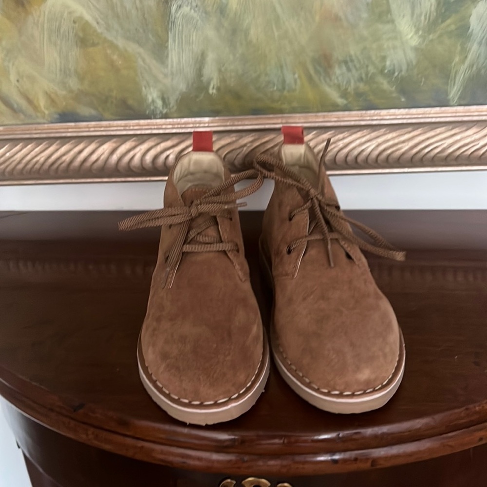 Perfect condition tan suede Mini Boden Chukka boots